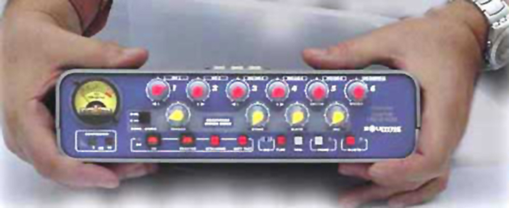 MB2400-frente con manos MB2400-frente con manos